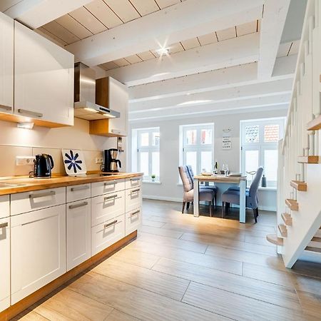 Haus Am Siel 01, Zentral Mit Eigenem Steg Villa Greetsiel Eksteriør bilde